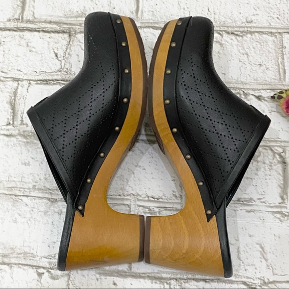 UGG Abbie Black Diamond Cut Perforated Leather Studded Mule Heeled Clogs Size 7 - Picture 7 of 16
